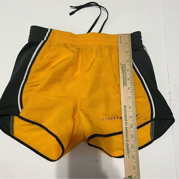 NIKE xs Dri-Fit Livestrong Shorts - Picture 15 of 16